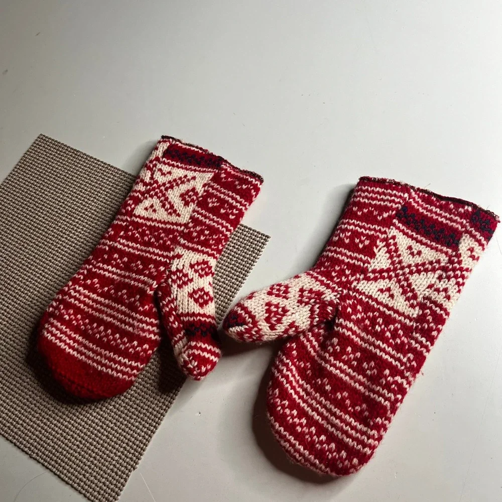 Winona Knits Red Cream Nordic Fair Isle Wool Blend Mittens Made in USA XL